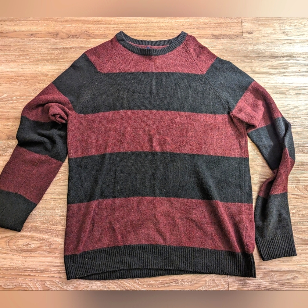 H&M Men's Crewneck Sweater - Burgundy and Black Stripes